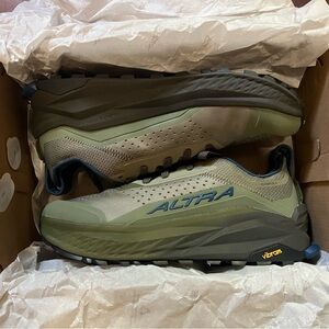 Altra Olympus 6 Men’s 10.5 NIB